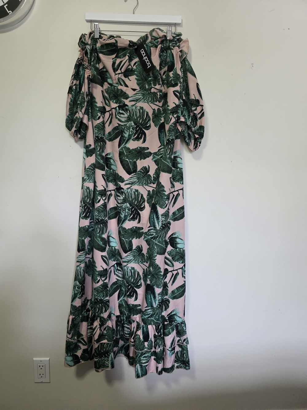 Boohoo Pink Maxi Dress with Green Tropical Leaf Print NWT